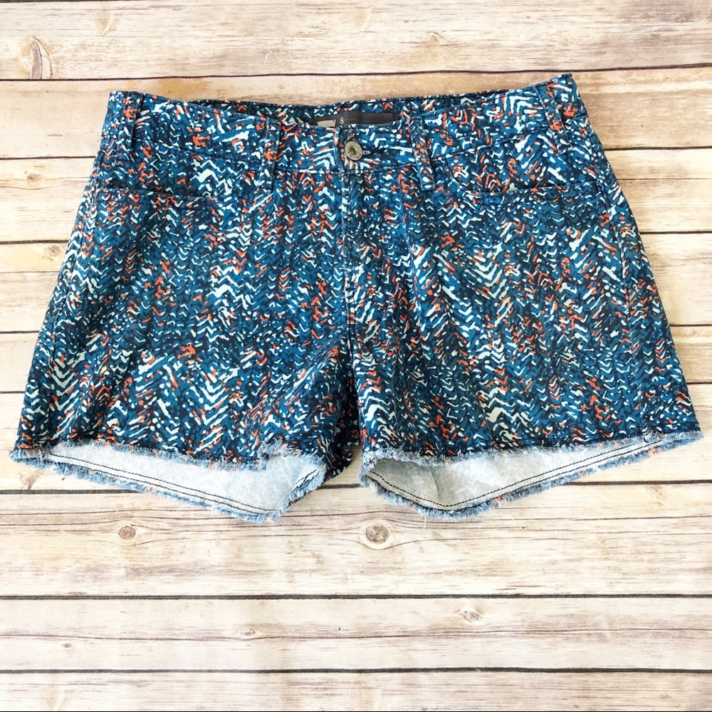 Levi’s Geometric Print Jean Shorts Raw Hem Size 8